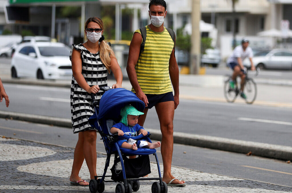 Brasil contabiliza 733 mortos e 20.286 infeções em 24 horas