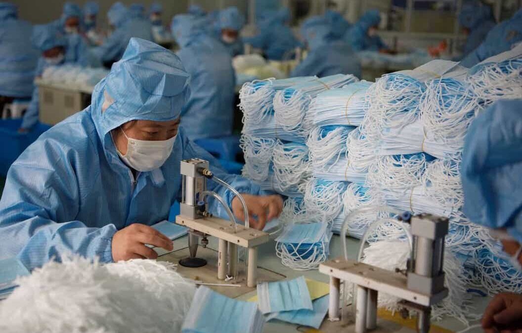 China exportou mais de 200 mil milhões de máscaras no ano passado