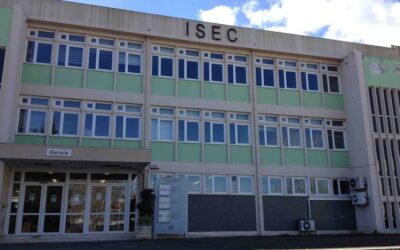 Sistema para abrir portas sem usar as mãos criado em Coimbra