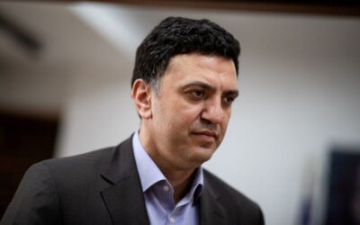 Governo grego recruta à força médicos do setor privado