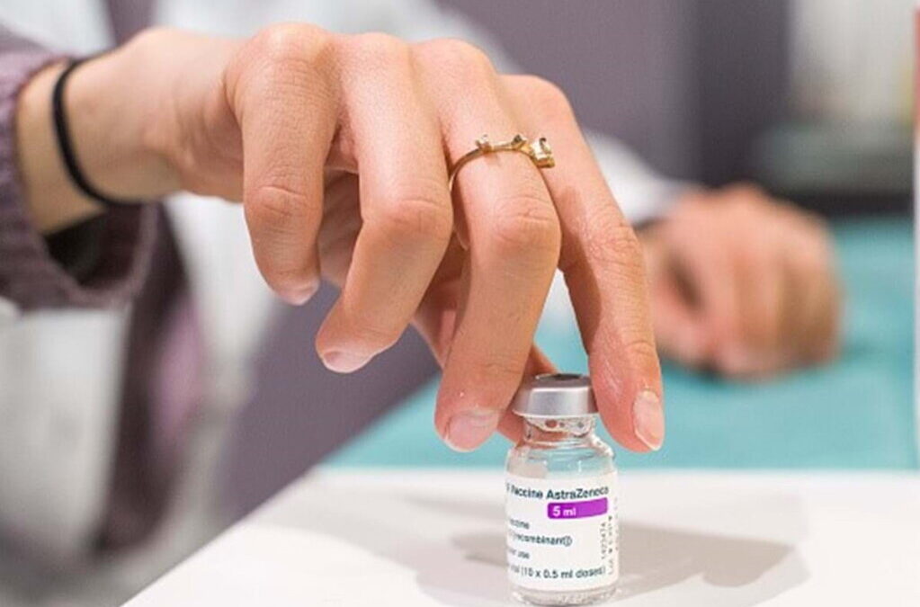 Estudo revela que vacina da AstraZeneca reduziu a eficácia para 76%