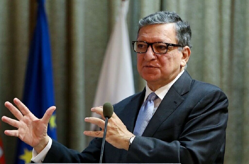 Durão Barroso apela para reforço de apoio europeu no acesso global às vacinas