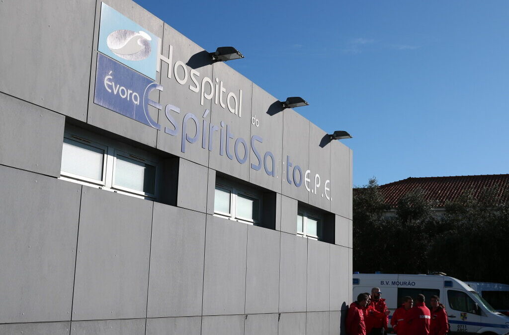 Estrutura de apoio ao hospital de Évora desativada após alta de último doente
