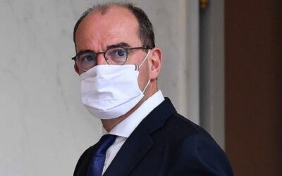 Primeiro-ministro francês critica laboratórios por atrasos nas vacinas