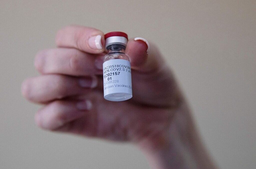 Portugal recebeu as primeiras 31.200 vacinas da Janssen que ficam a aguardar decisão
