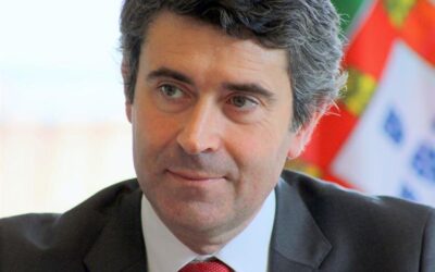 José Luís Carneiro considera “enternecedor” Cavaco ter agora outra forma de ver a governação