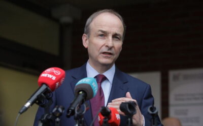 Irlanda contra bloqueio de exportações de vacinas da UE, primeiro-ministro fala em “medida retrógada”