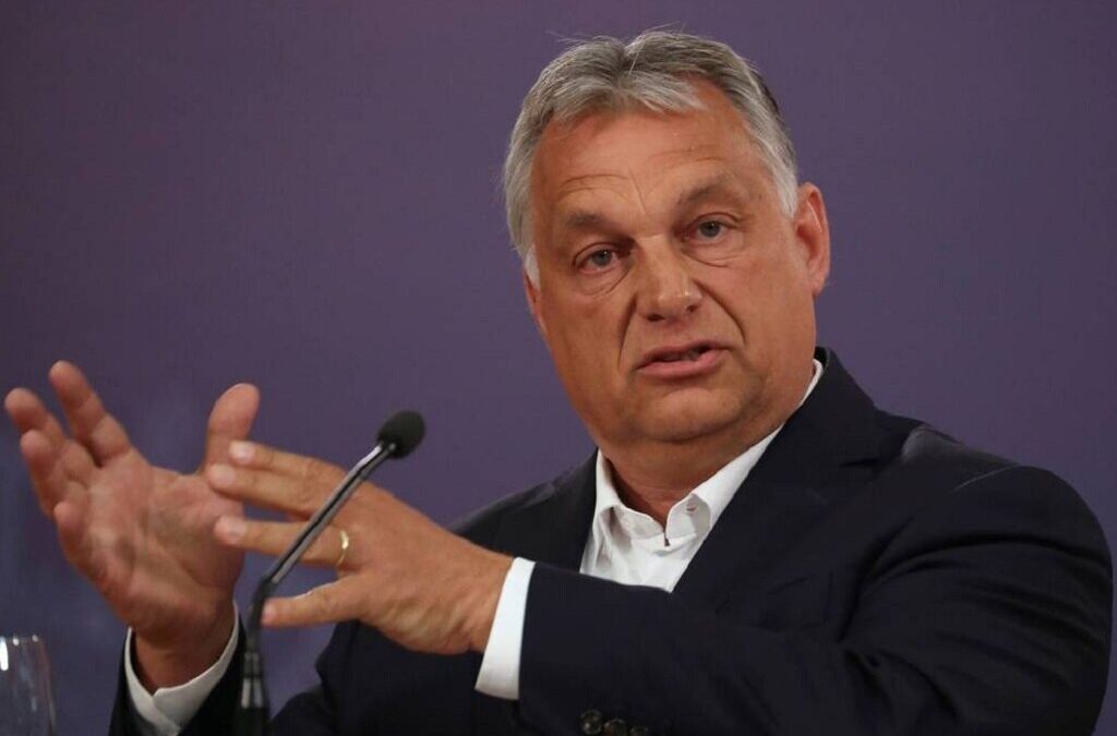Orbán desafia Bruxelas a publicar contratos de compra de vacinas contra a Covid-19
