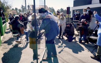 Câmara de Felgueiras com dispositivo para idosos abraçarem familiares em segurança