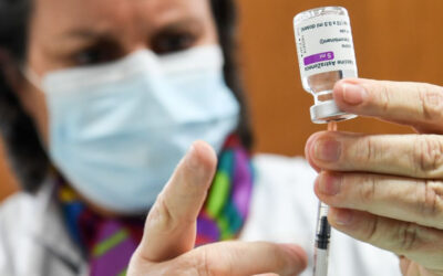 Mais de trinta mil romenos cancelaram consultas para receber vacina da AstraZeneca