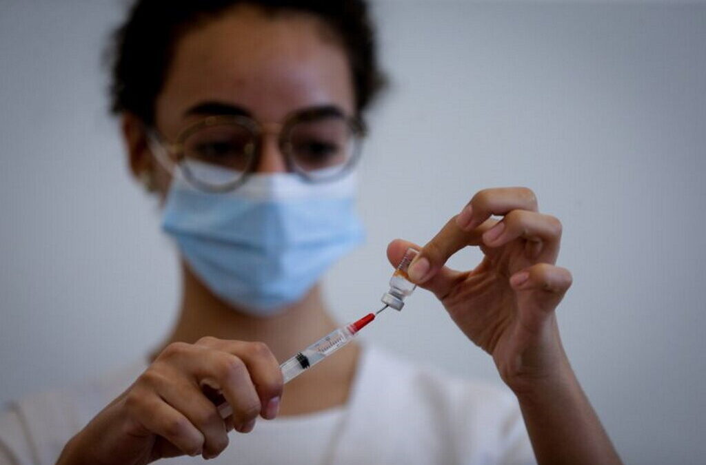 Brasil anuncia que vai fabricar vacina própria contra a Covid-19