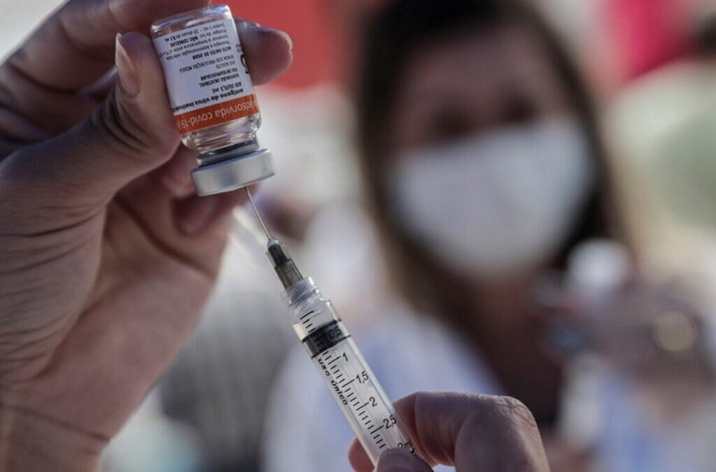 Laboratório chinês desenvolve vacina contra variante brasileira