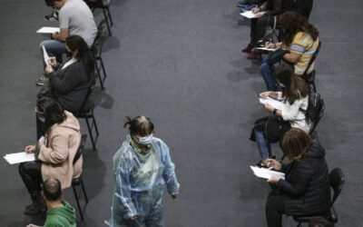 Mais de 60 mil profissionais das escolas vacinados, informa `task force´