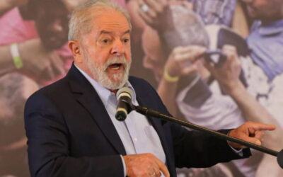 Lula defende vacina e pede aos brasileiros para que não sigam “nenhuma decisão imbecil” de Bolsonaro