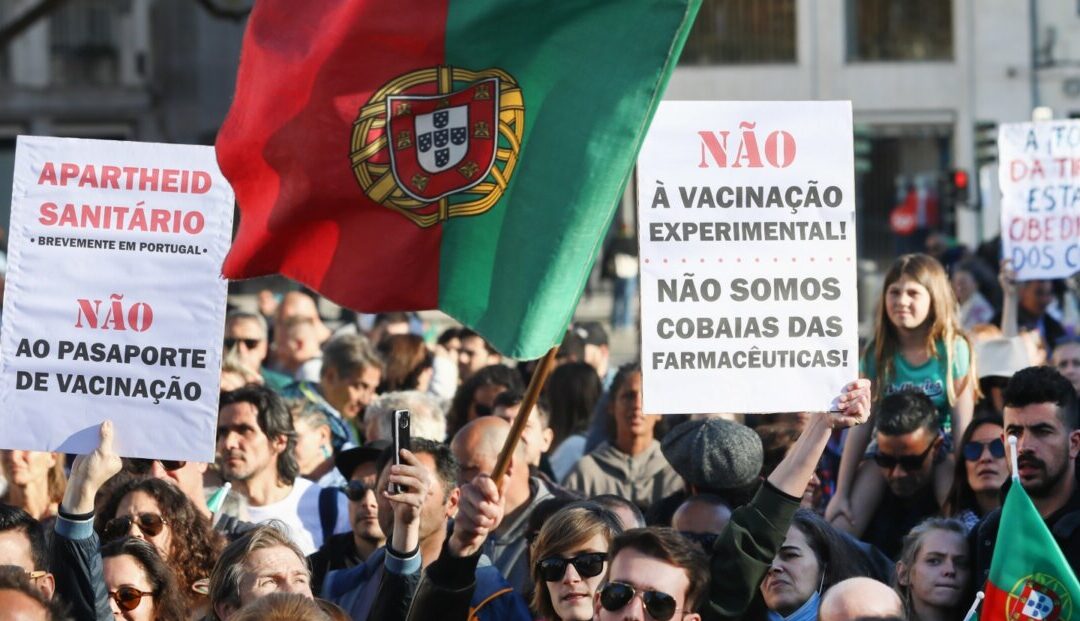 Cerca de 3.000 pessoas manifestaram-se em Lisboa contra a gestão da pandemia