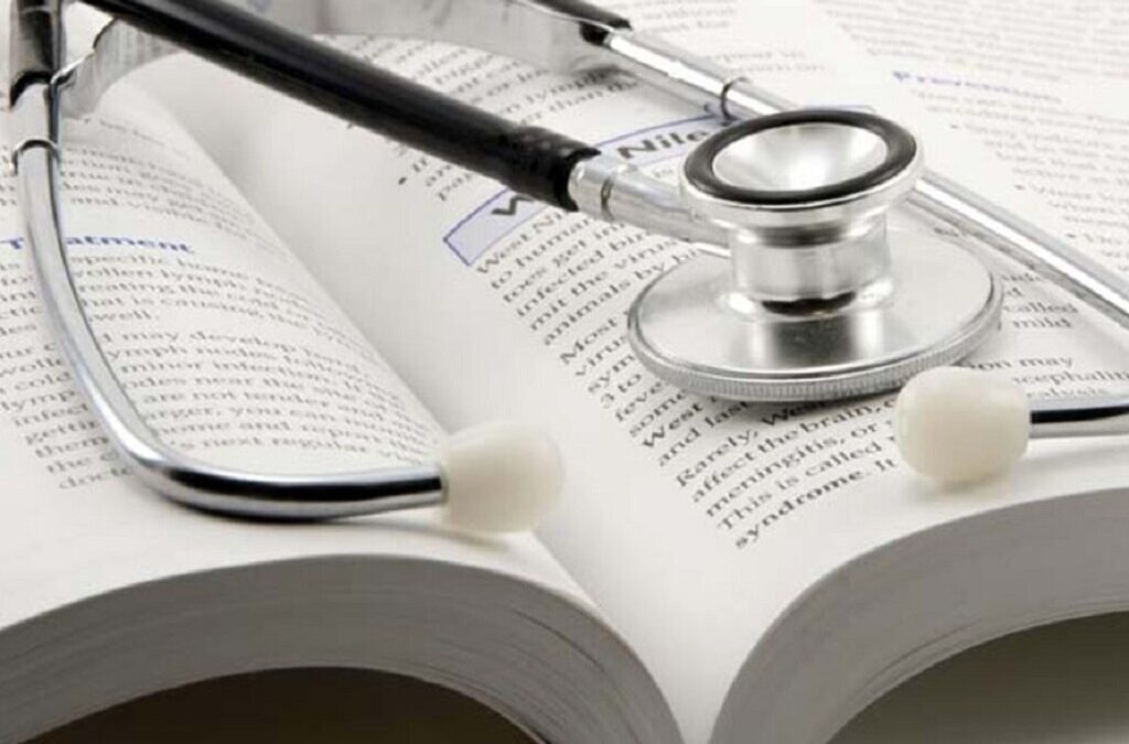 UÉ prepara plano de estudos e acreditação de curso de Medicina