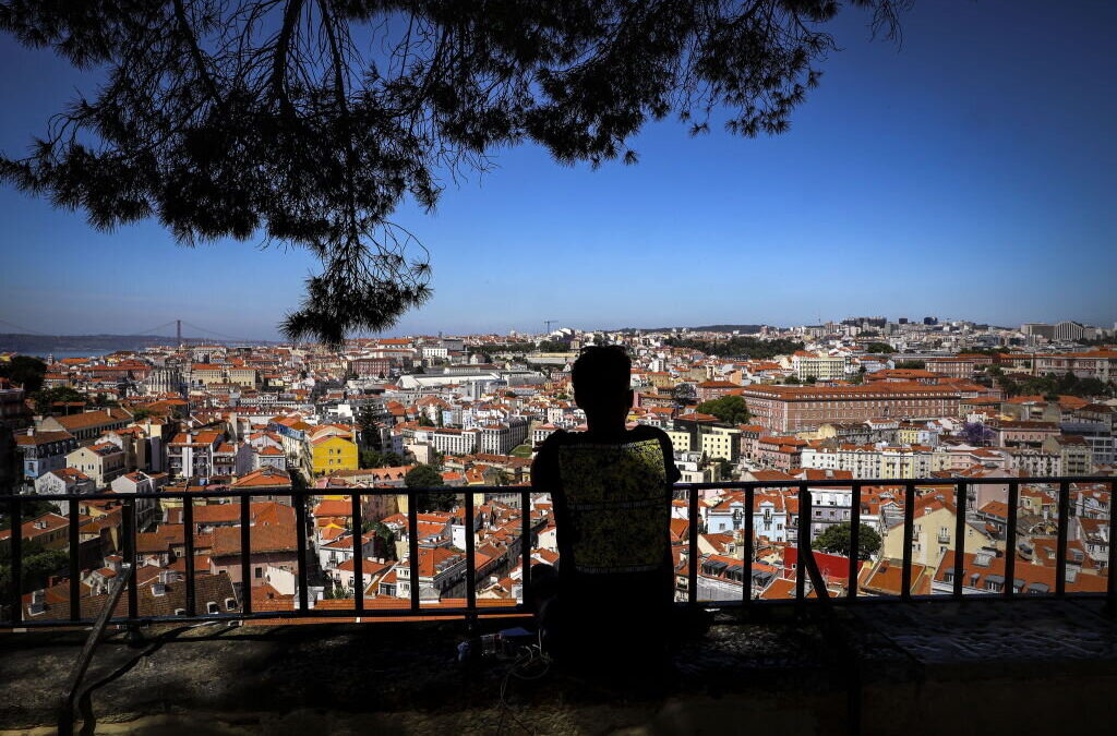 Portugal com quase 1.500 novos casos e três mortes