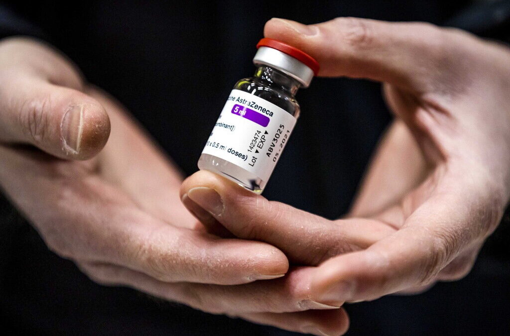 Autoridades de saúde norueguesas investigam mais duas mortes após toma da vacina da AstraZeneca