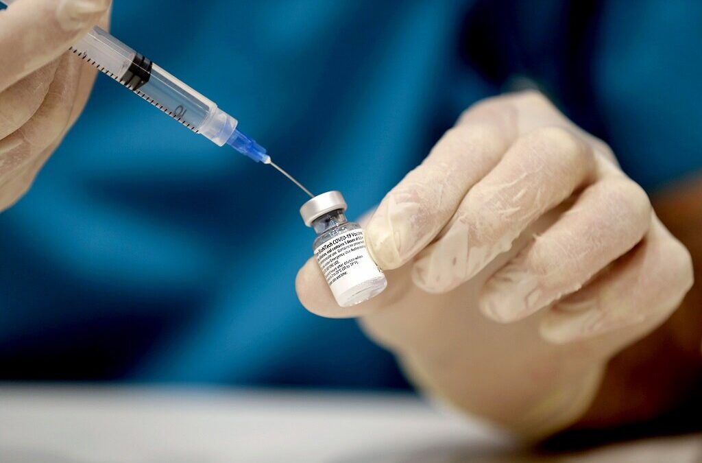 Governo dos Açores não vai alterar critérios devido ao “atraso” na chegada de vacinas