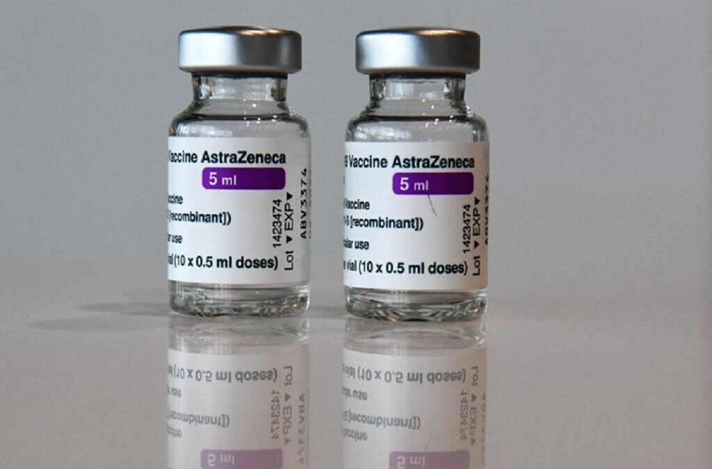 África diz que benefícios da vacina da AstraZeneca “compensam os riscos”
