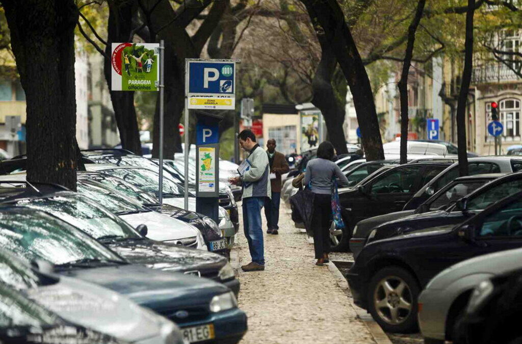 Retoma pagamento de estacionamento em Lisboa a partir de hoje