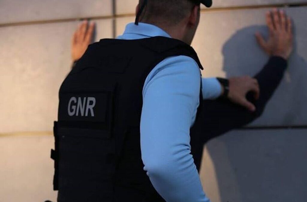 Festa ilegal com quase 30 pessoas encerrada pela GNR no concelho de Paredes