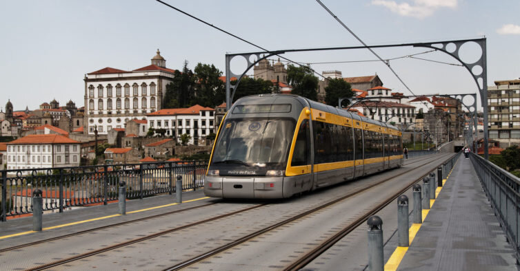 Metro do Porto reforça oferta e frequência a partir de segunda-feira