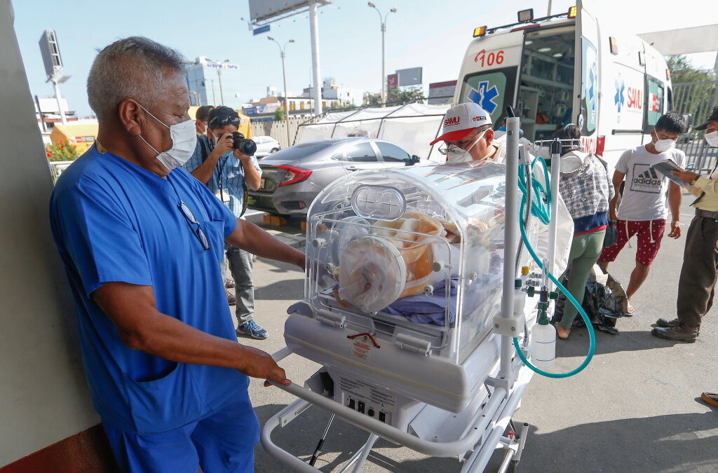 Peru com mais 307 mortos, alguns durante mudança de sistema de oxigenação em hospitais