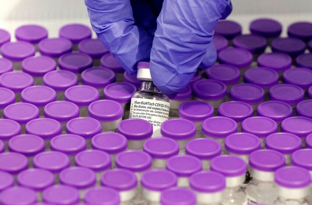 Pfizer convidada pela UE para produzir 1,8 mil milhões de vacinas contra variantes