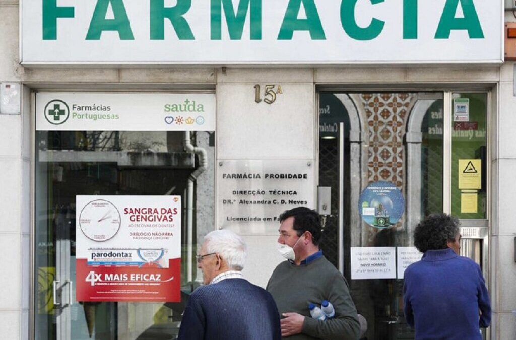 Procura de autotestes estabiliza depois de “pico” acentuado na Páscoa, indicam farmácias
