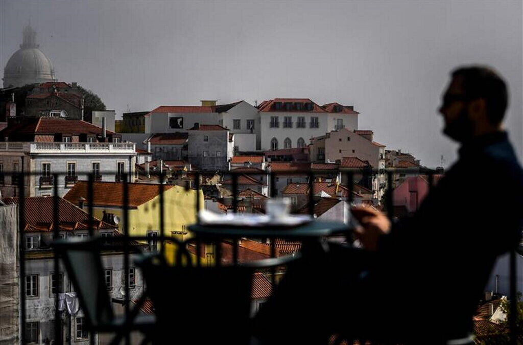 Portugal continua descida em novos casos e mortes por milhão de habitantes