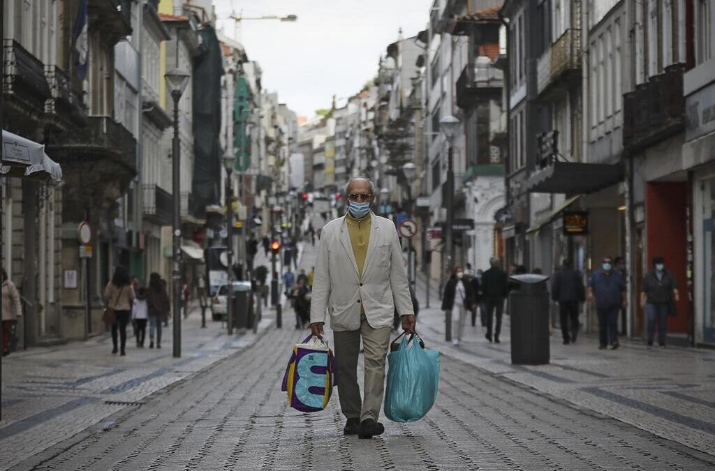 Portugal sem óbitos mas com 2041 novos casos e mais internamentos nas últimas 24 horas