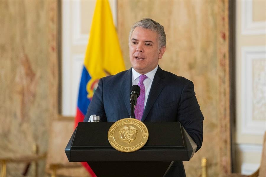 Presidente da Colômbia pede à OCDE para mediar entrega de vacinas aos países pobres