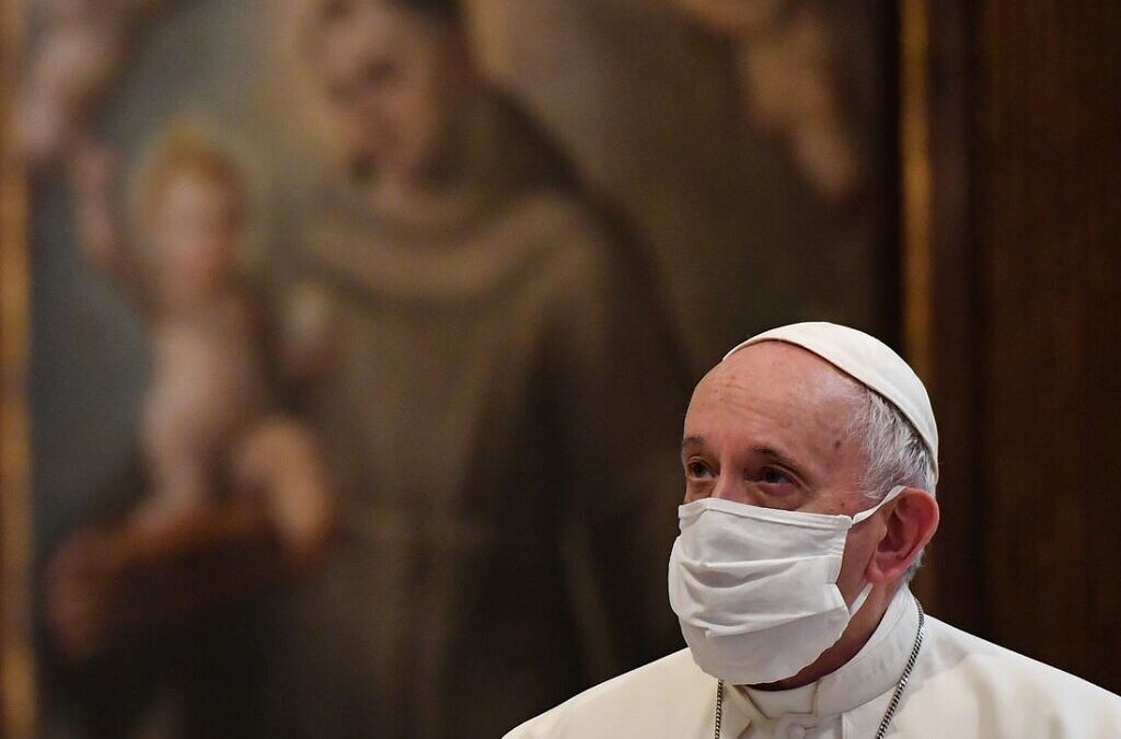 Papa deixou o hospital após 10 dias de internamento