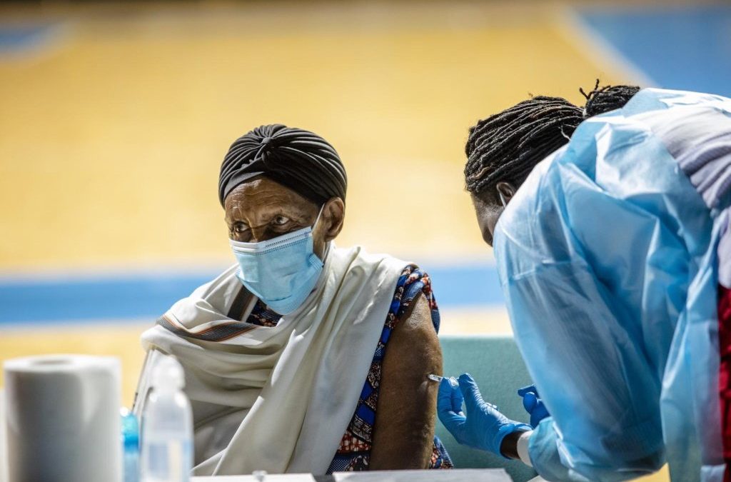 OMS alerta para necessidade “urgente” de 20 milhões de segundas doses da vacina em África
