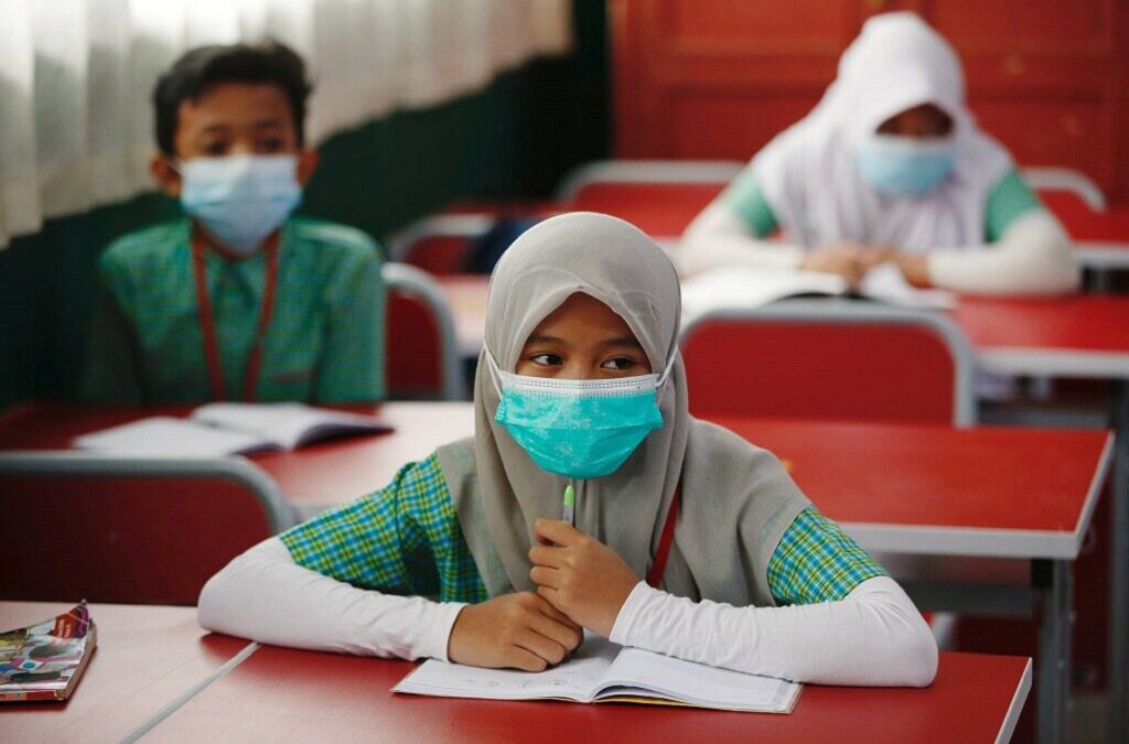 Human Rights Watch considera que educação deve estar “no centro” dos planos de recuperação pós-pandemia