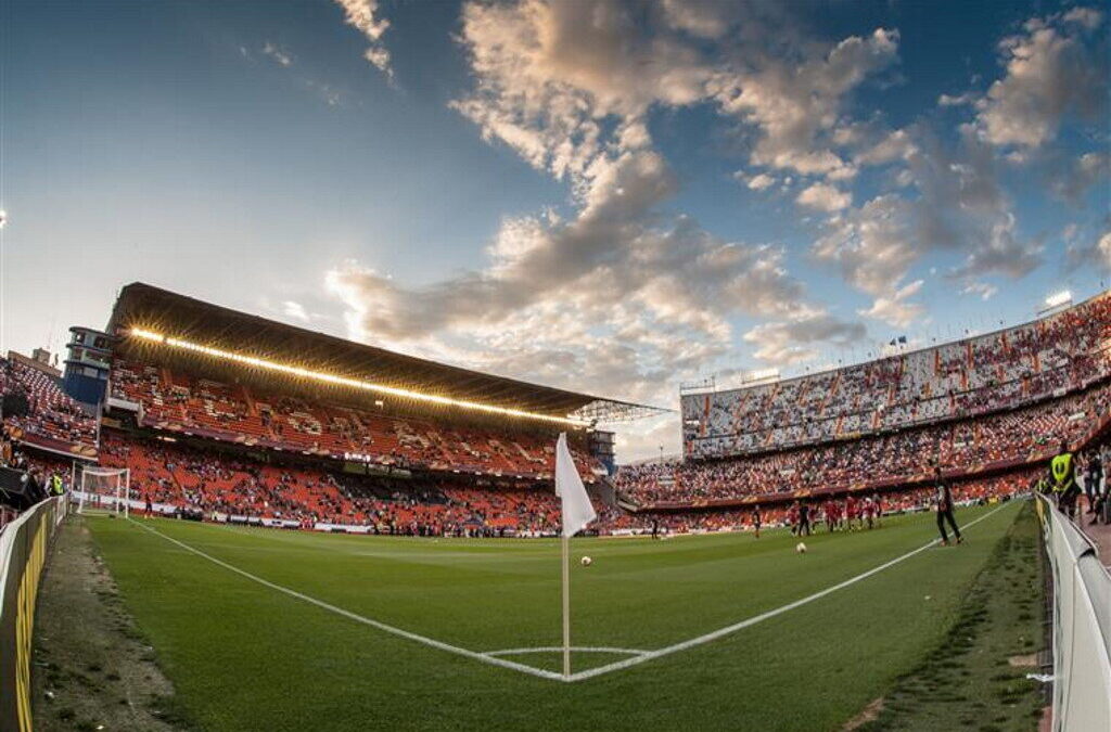 Autoridades de saúde espanholas anunciam regresso dos adeptos aos estádios para últimas duas jornadas