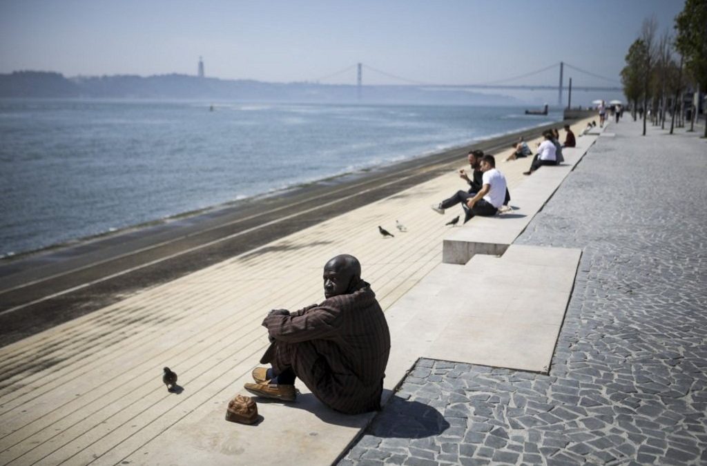 Portugal com 375 casos e três mortes em 24 horas