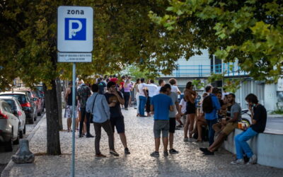 Índice de transmissibilidade (Rt) e taxa de incidência sobem em Portugal
