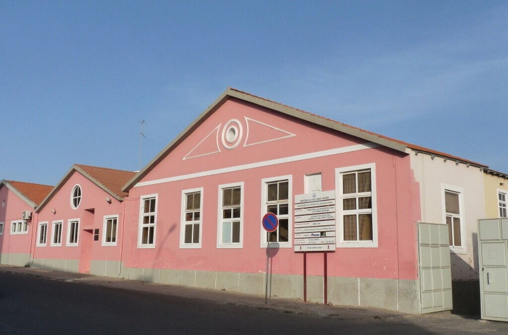 Maior hospital de Cabo Verde recupera e já faz 500 consultas por dia