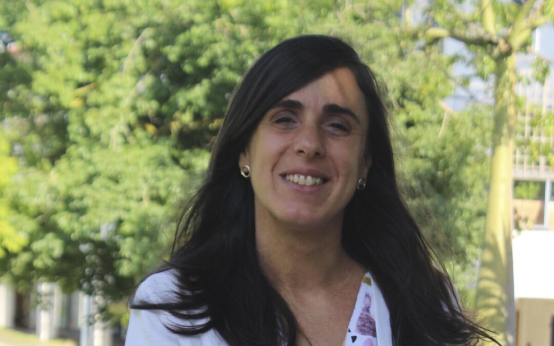 Joana Camilo – Presidente da ADERMAP “A DA é uma doença de pele visível, mas com muitos impactos ainda invisíveis, silenciados e estigmatizantes”