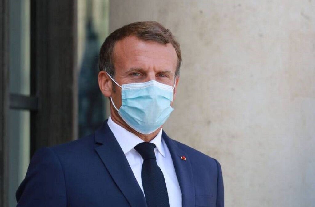 Macron quer coordenação na UE sobre fronteiras e reconhecimento de vacinas