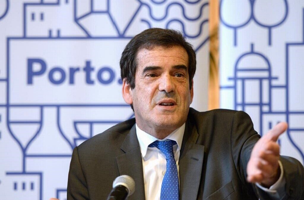 Moreira diz que não está em condições de passar “cheque em branco” à ANMP