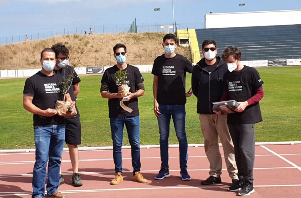 Alunos da Universidade do Algarve alcançam segundo lugar em corrida de carros movidos a energia solar