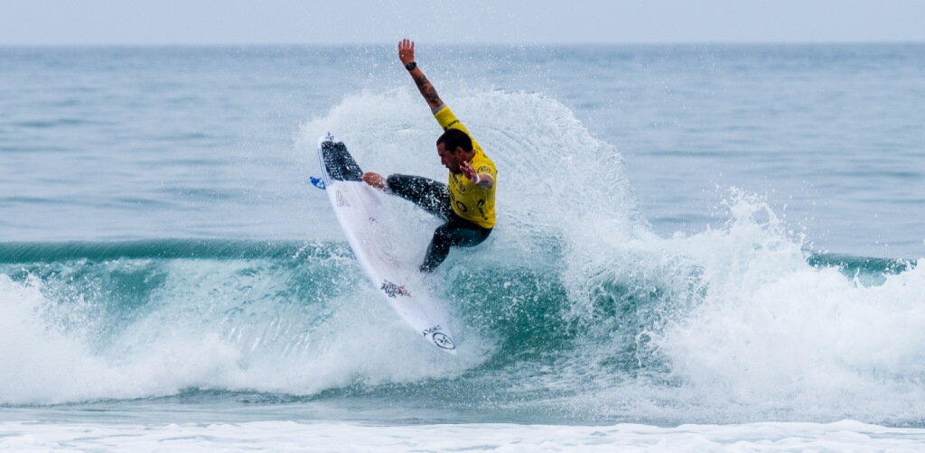 Vasco Ribeiro sagra-se campeão nacional de surf pela quinta vez