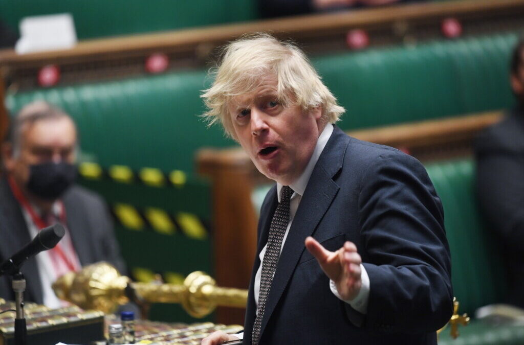Parlamento britânico aprova inquérito a Boris Johnson