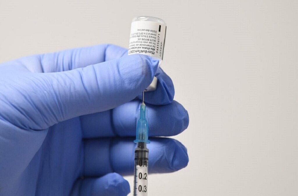 Infarmed anuncia que foram registadas quase 6.700 suspeitas de reações adversas à vacina
