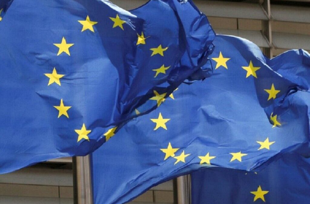 Parlamento Europeu sanciona seis eurodeputados que recusam apresentar certificado