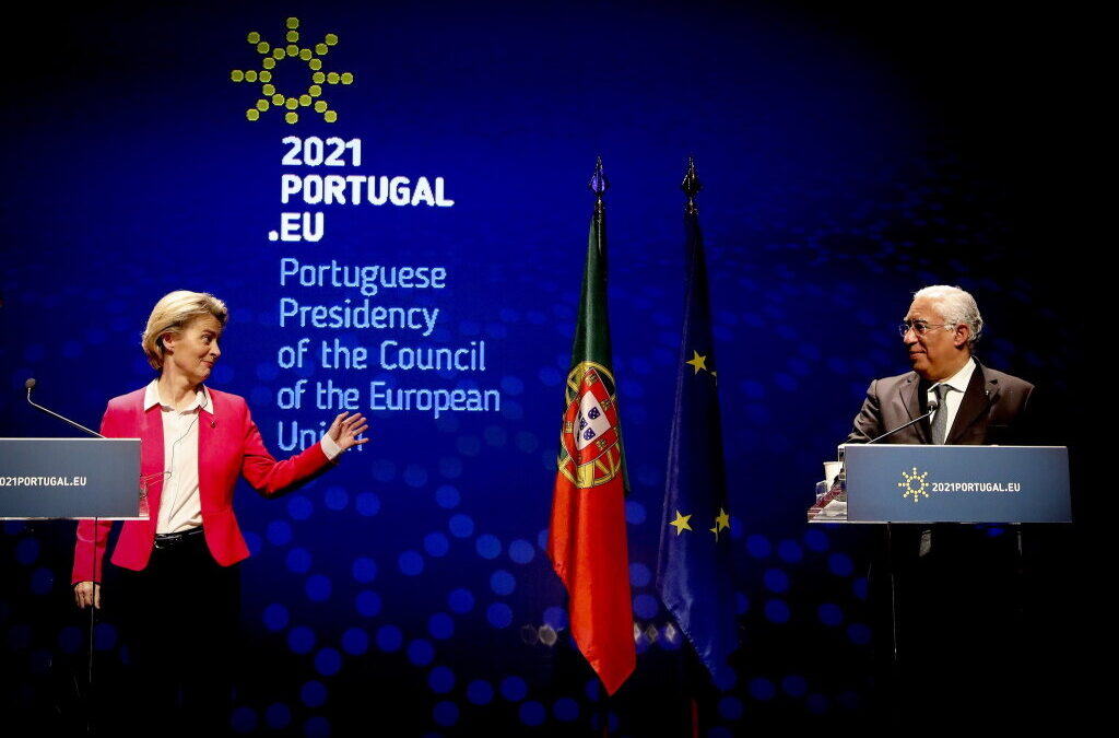 Presidente da Comissão Europeia viaja para Lisboa já com novo certificado digital Covid-19