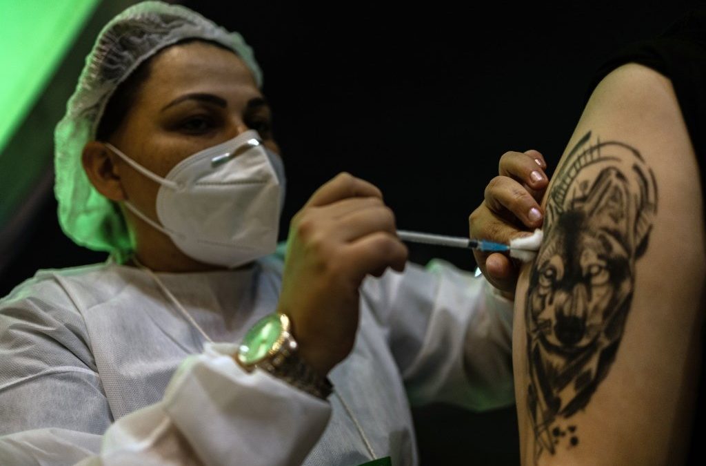 Mais de 3,5 milhões de brasileiros não compareceram à segunda dose da vacina